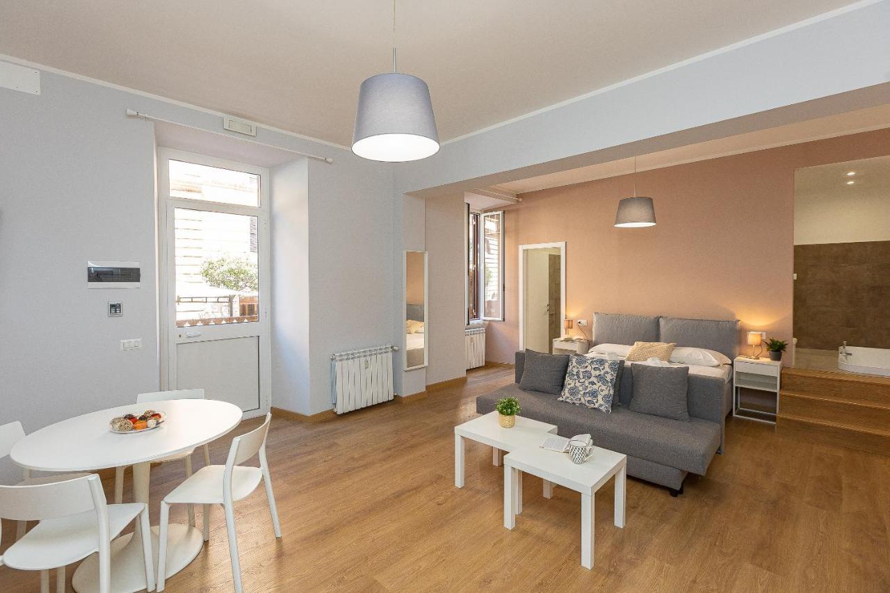 Apartment Alessandria By In Rom